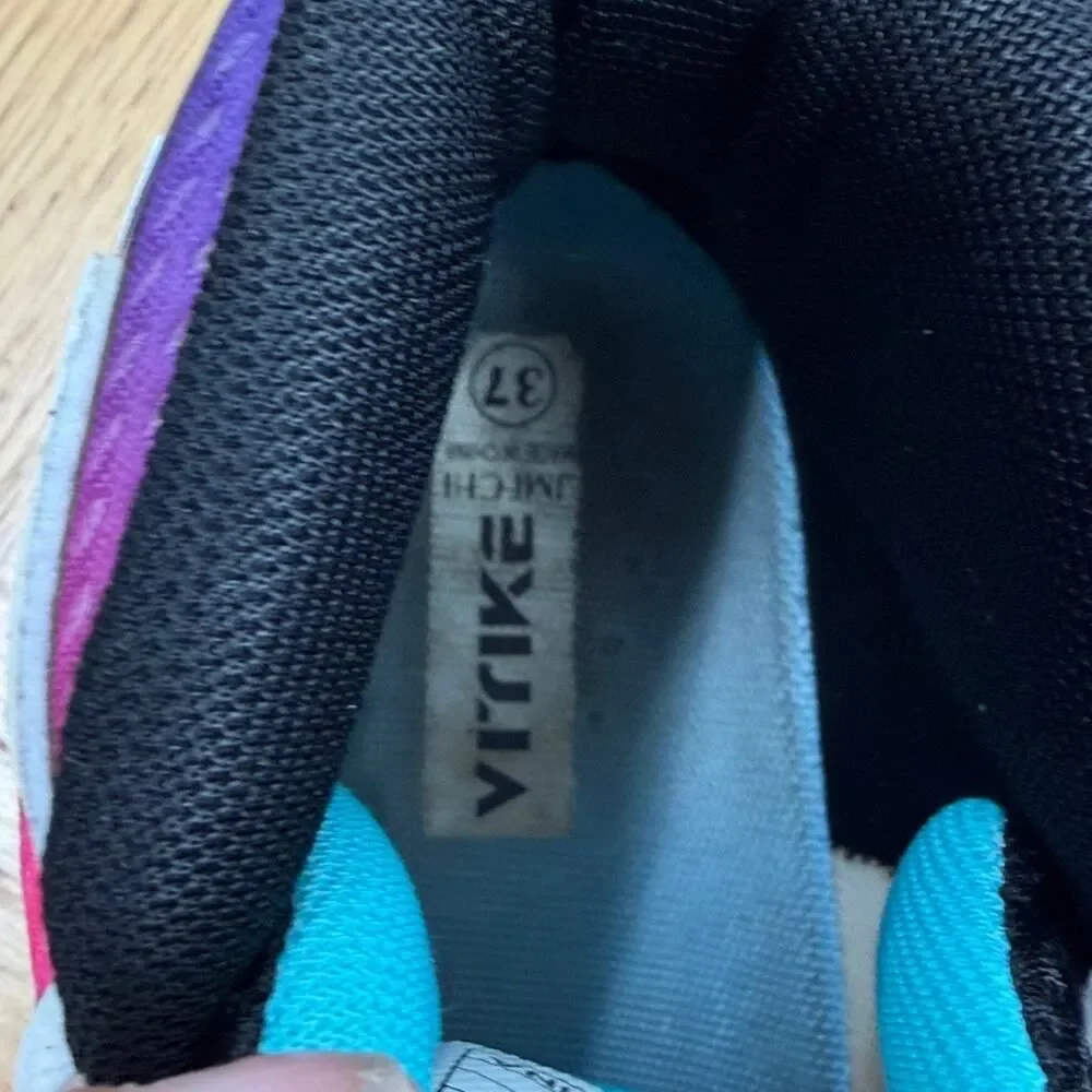 Vitike This is Me Basketball Shoes Kids' air cushion, size 37 EU size 5 US video